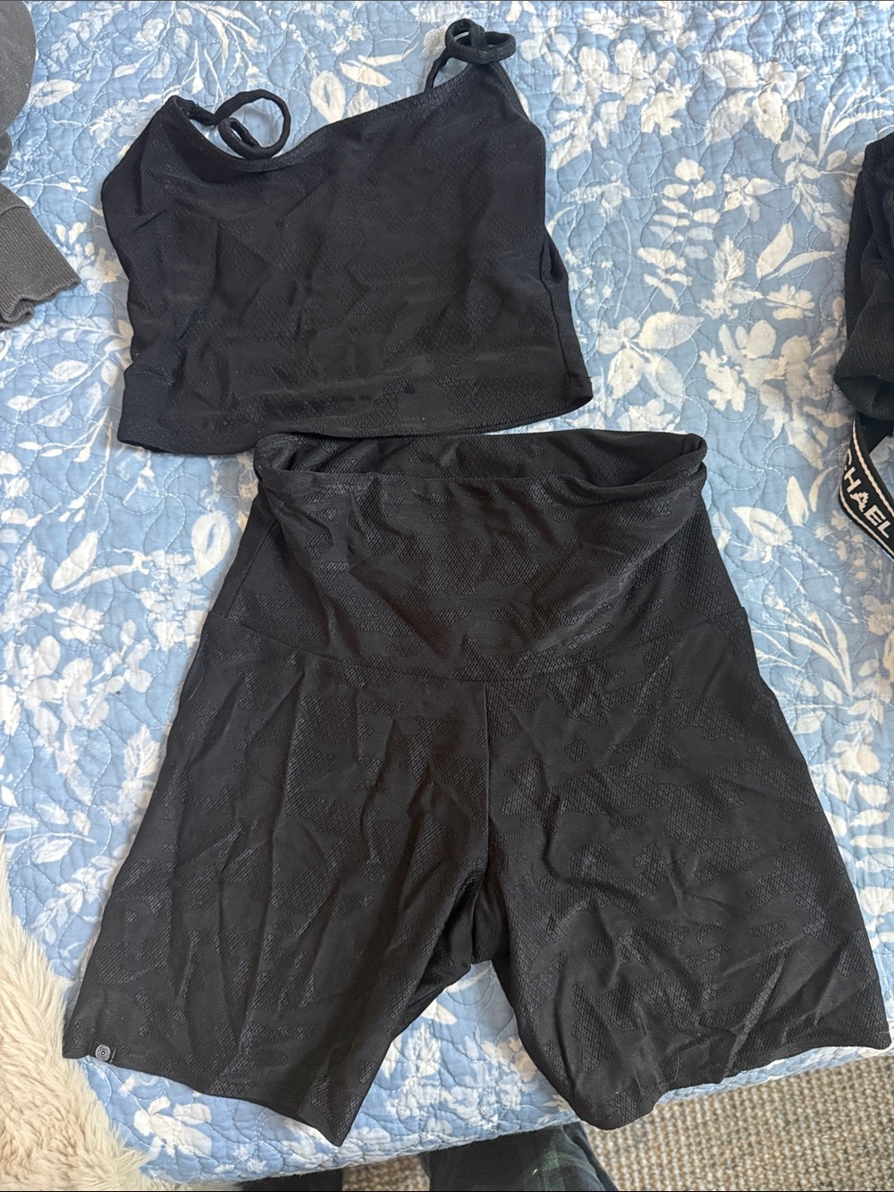 Black Seamless Cropped Tank and shorts